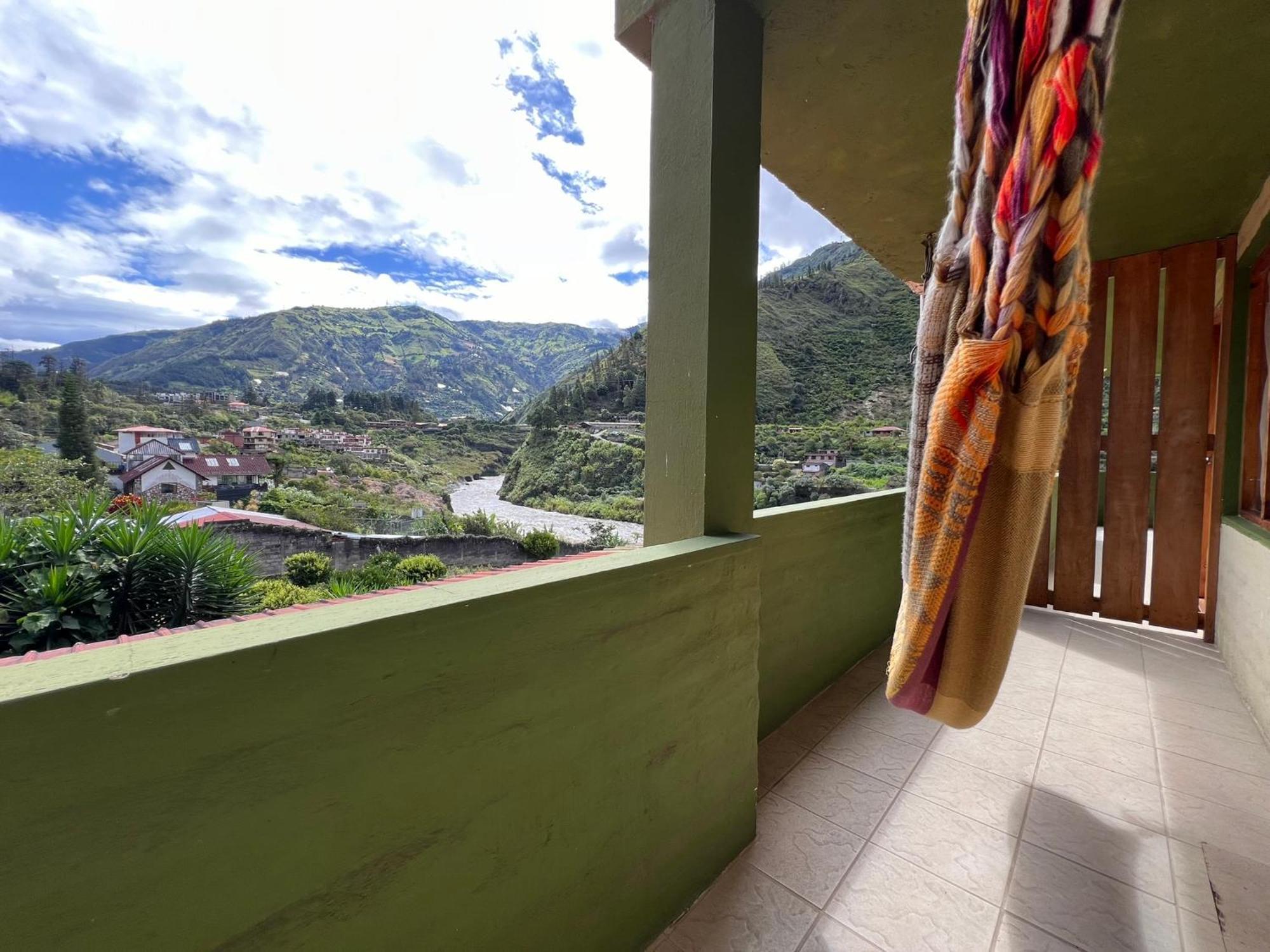 La Casa Verde Eco Guest House Banos  Exterior photo