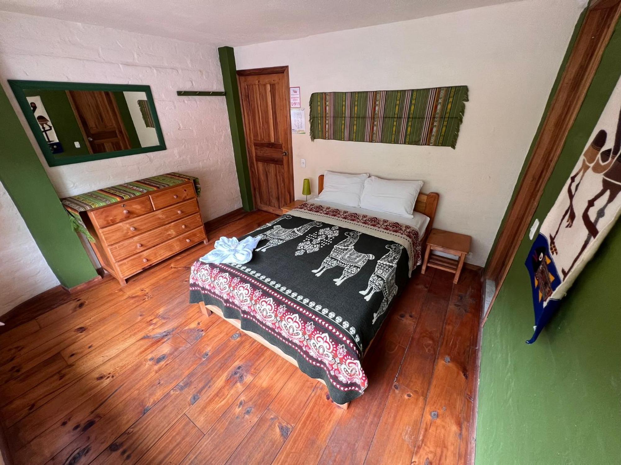La Casa Verde Eco Guest House Banos  Room photo